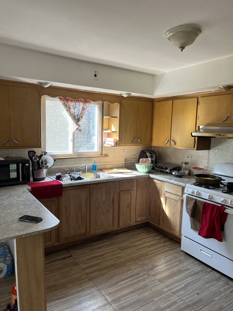 11437 S Calumet Avenue Property Photo 5