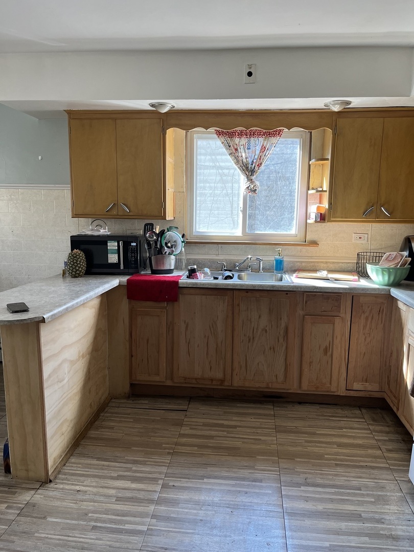 11437 S Calumet Avenue Property Photo 6