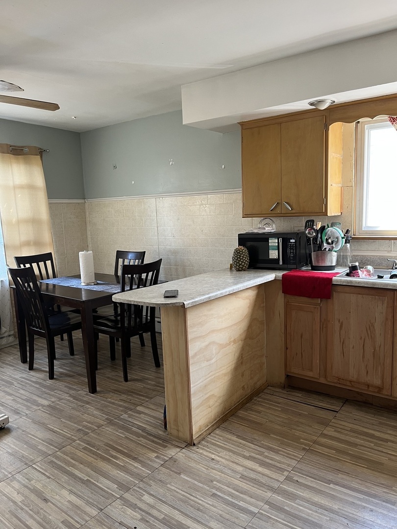 11437 S Calumet Avenue Property Photo 7