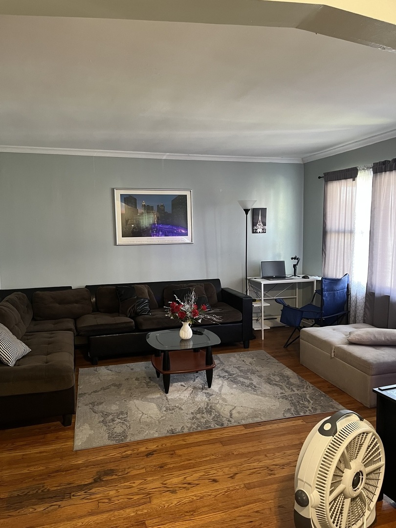 11437 S Calumet Avenue Property Photo 9