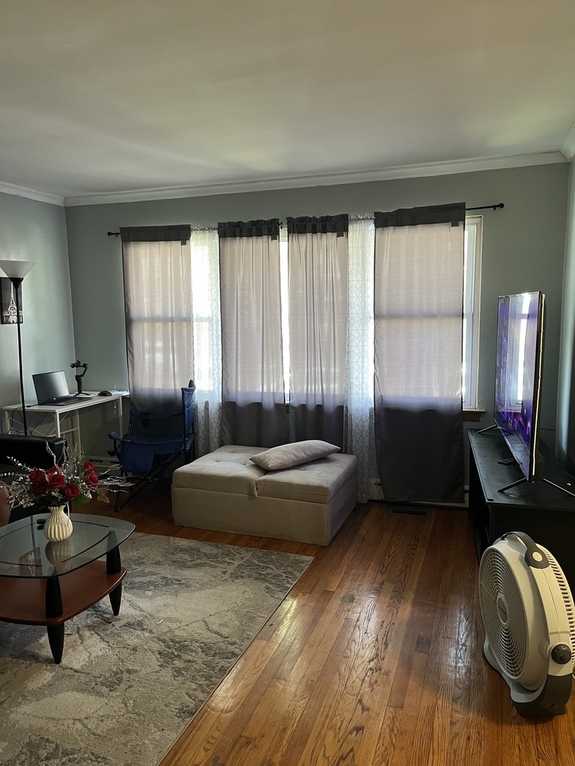 11437 S Calumet Avenue Property Photo 10