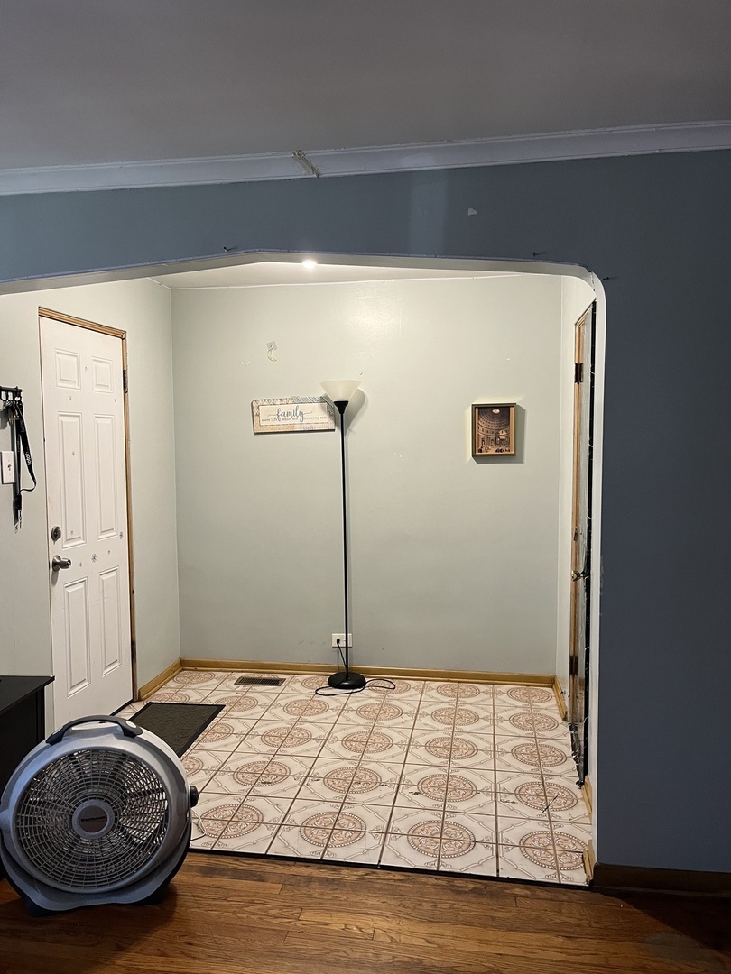 11437 S Calumet Avenue Property Photo 11