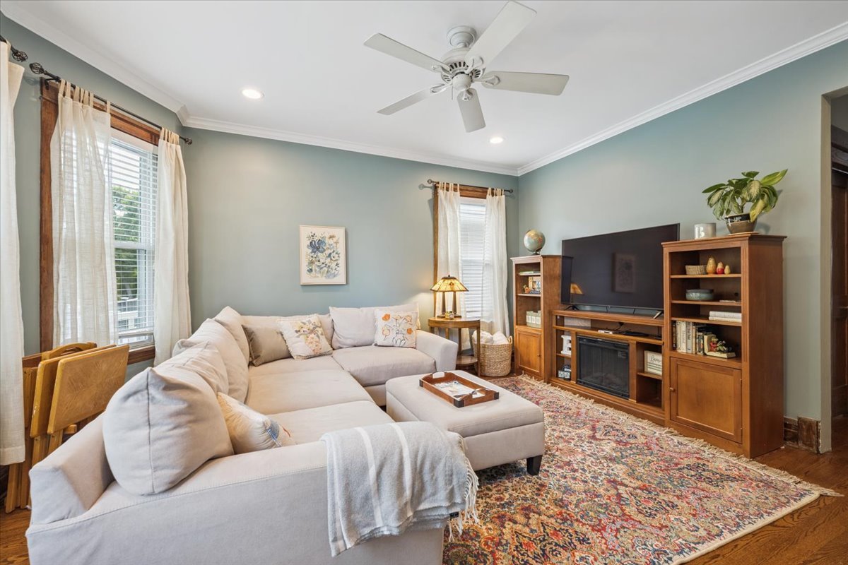 5043 W Sunnyside Avenue Property Photo 12