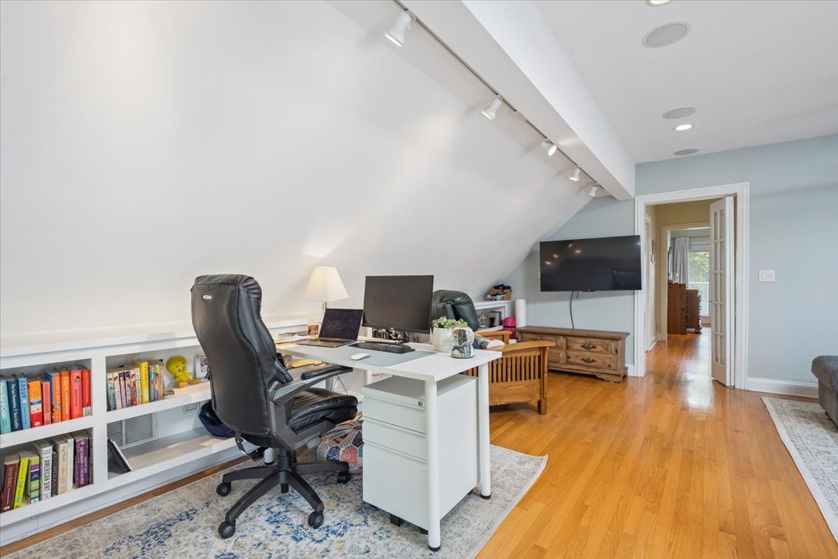 5043 W Sunnyside Avenue Property Photo 33