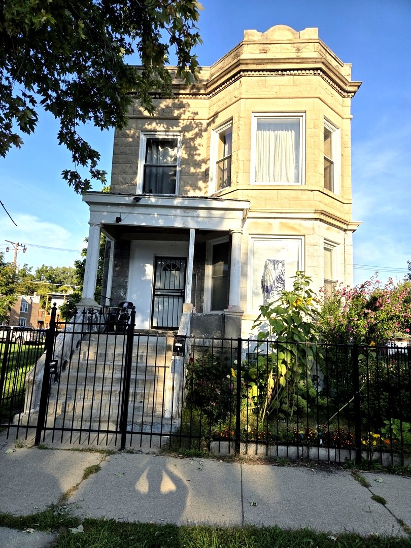 5633 S Justine Street Property Photo 1