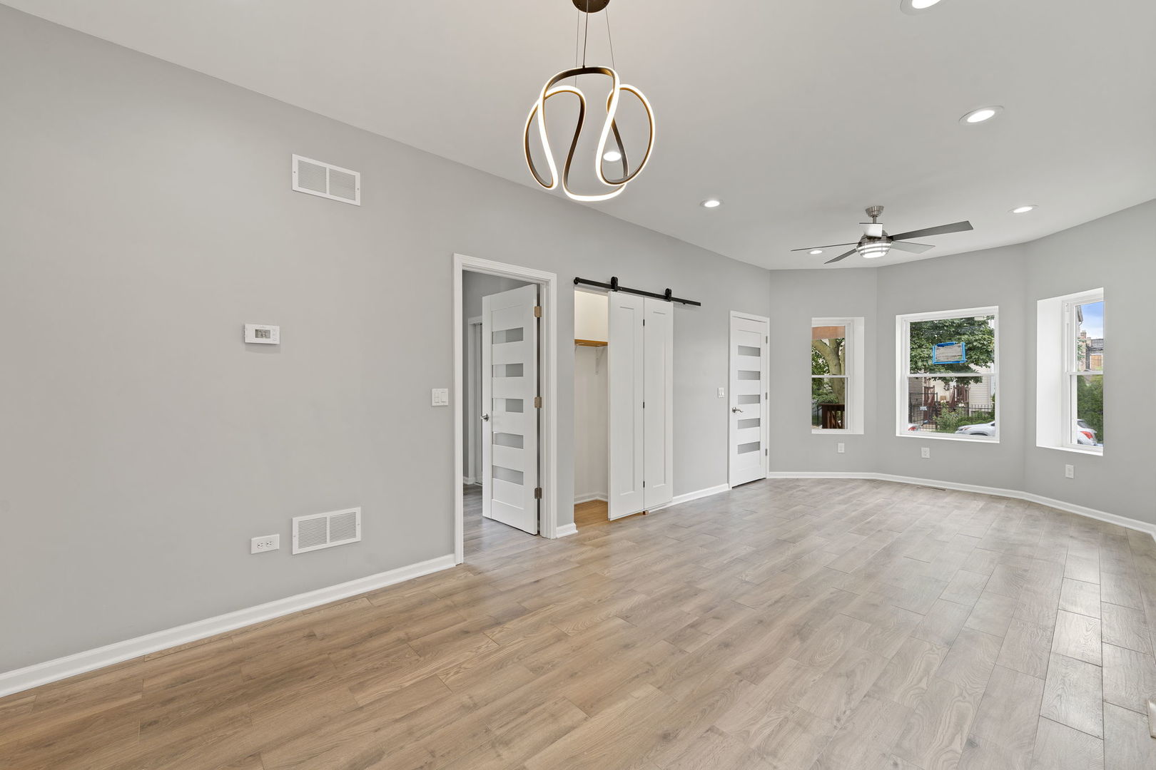 4819 W Superior Street Property Photo 5