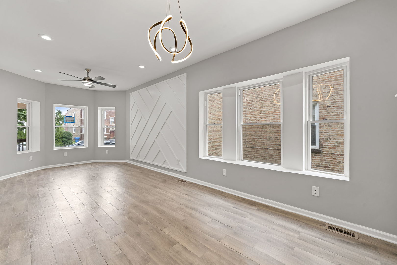 4819 W Superior Street Property Photo 6