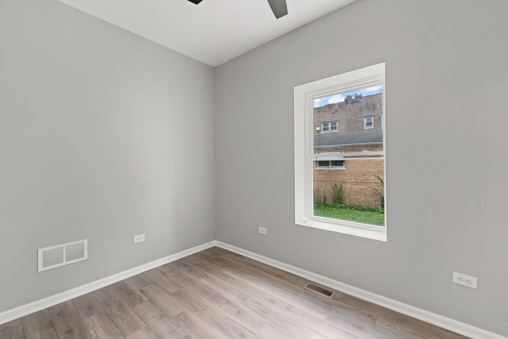 4819 W Superior Street Property Photo 7