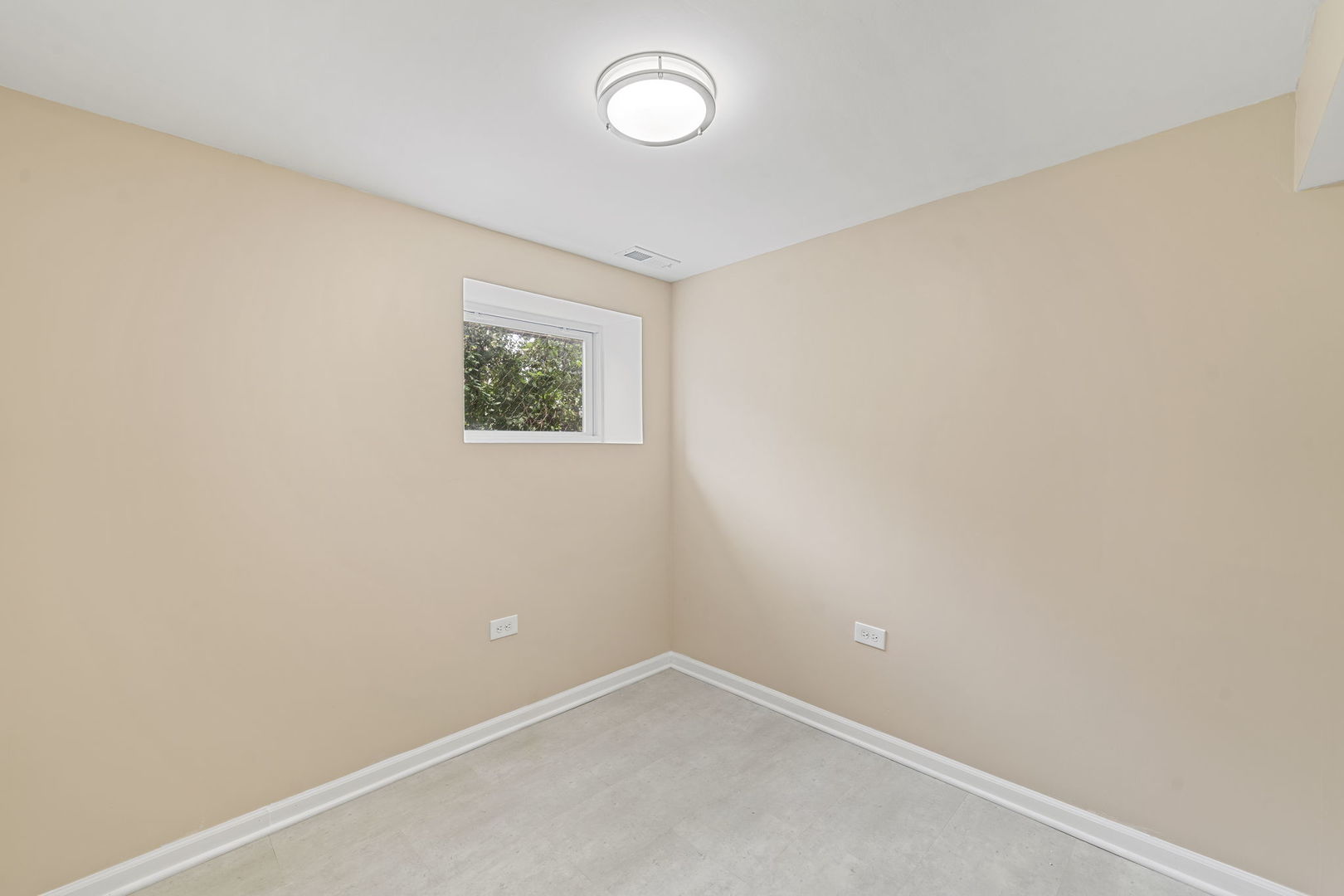 4819 W Superior Street Property Photo 17