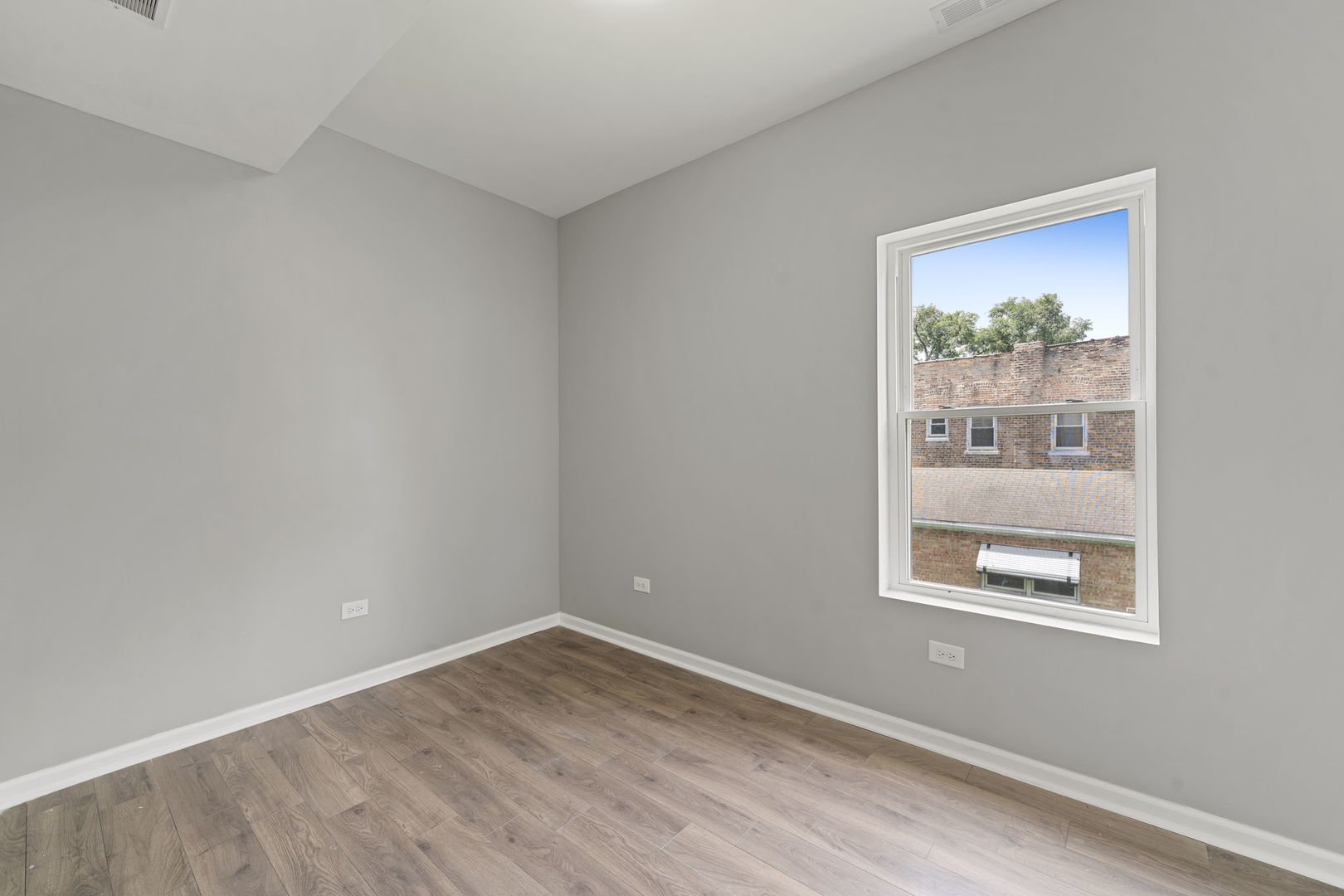 4819 W Superior Street Property Photo 32