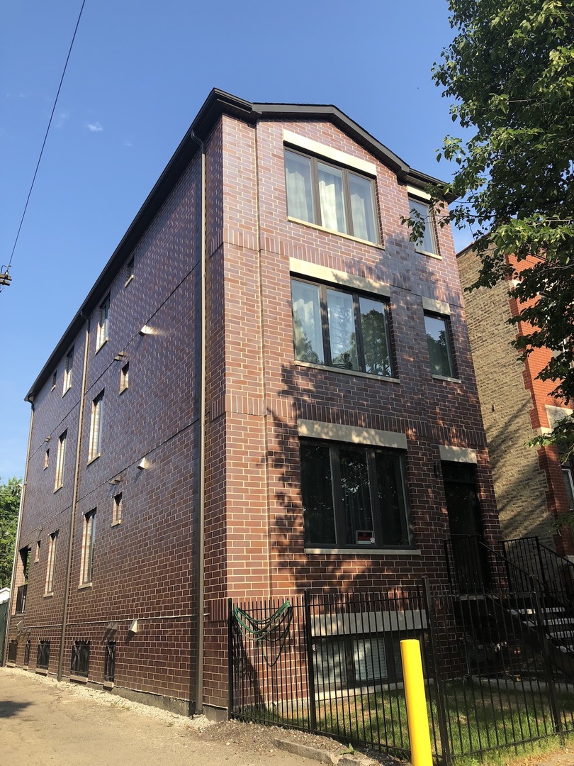 1017 S Claremont Avenue Property Photo 2