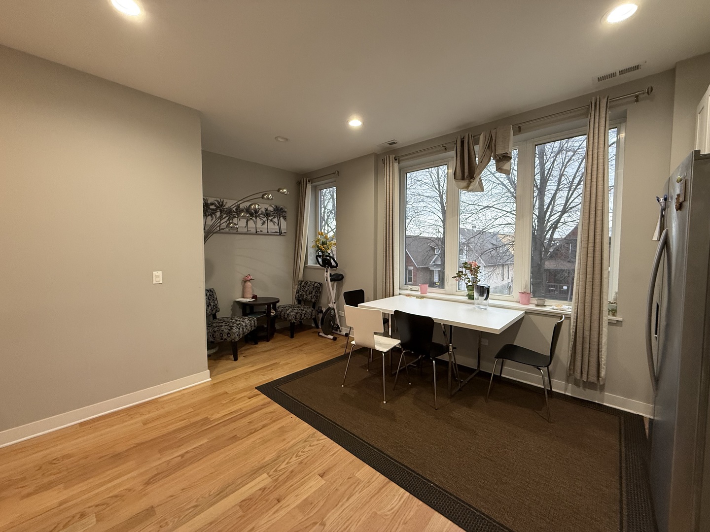 1017 S Claremont Avenue Property Photo 7