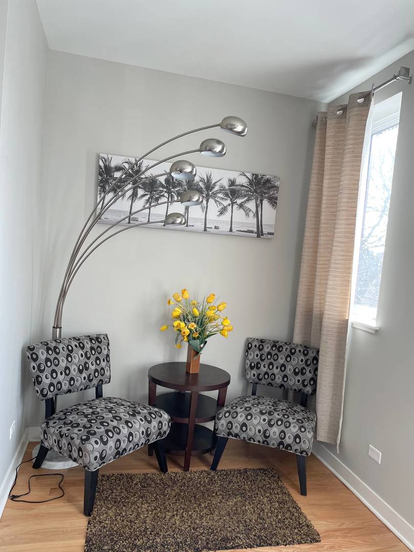 1017 S Claremont Avenue Property Photo 8