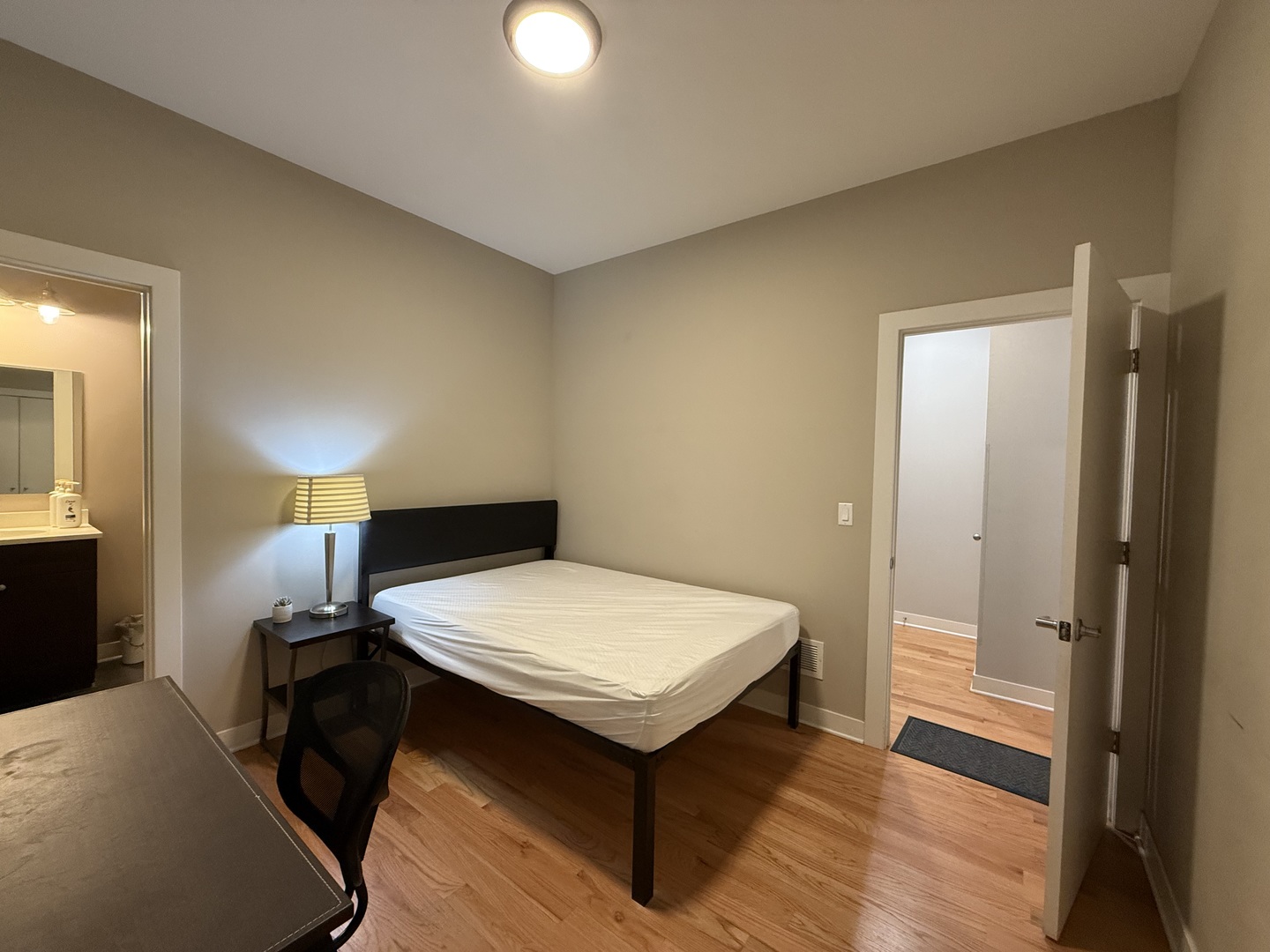 1017 S Claremont Avenue Property Photo 12