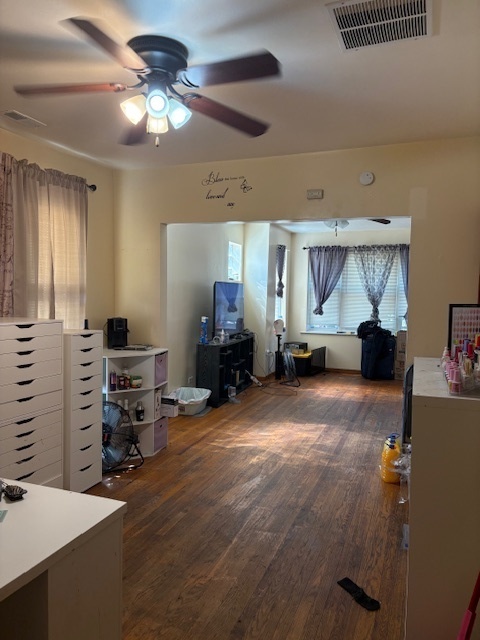 6541 S Artesian Avenue Property Photo 4