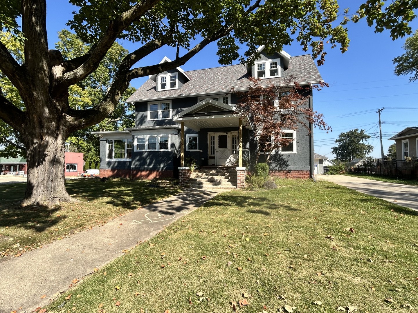 200 E Dakota Street Property Photo 3