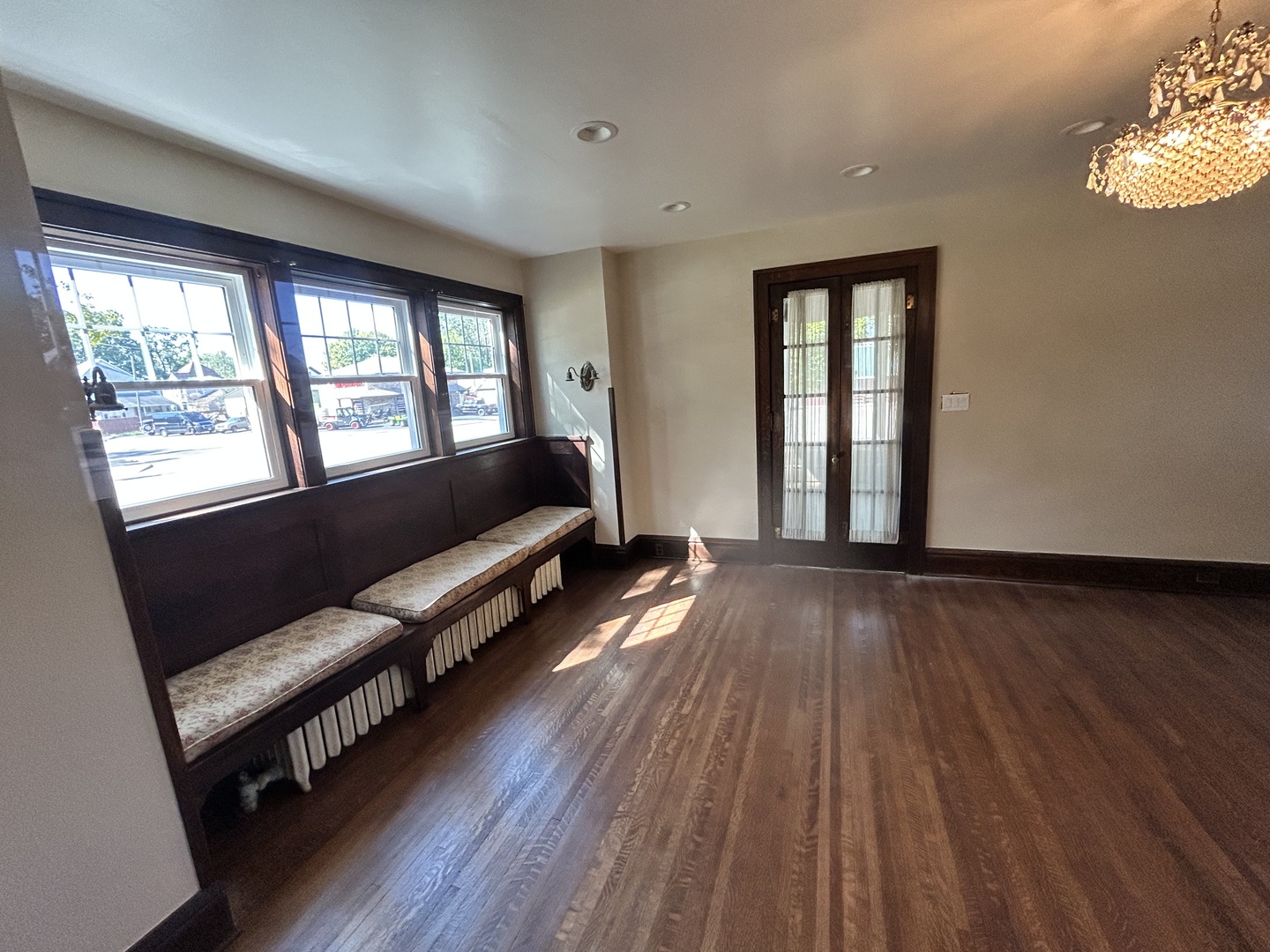 200 E Dakota Street Property Photo 6