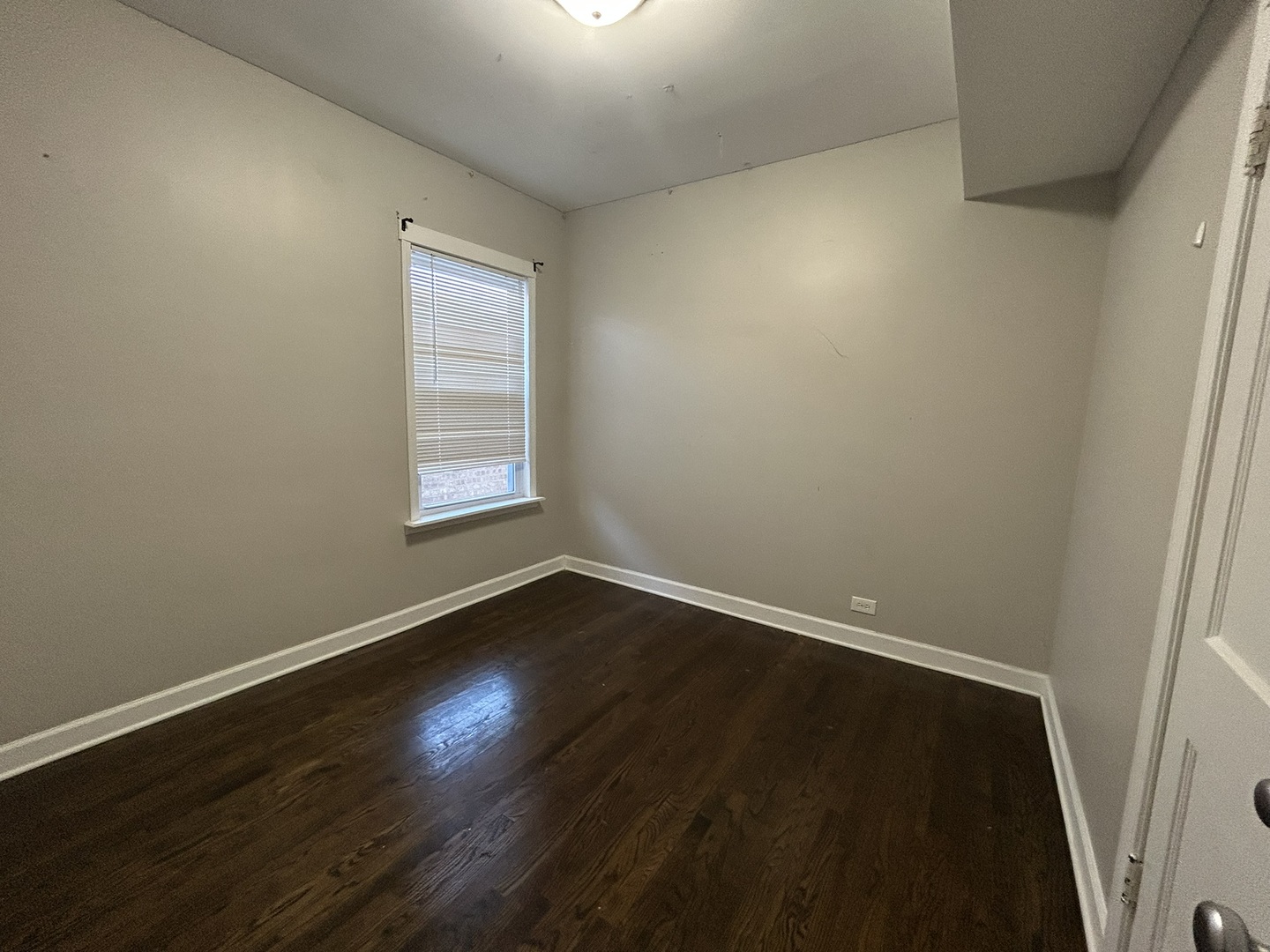 6117 N Meade Avenue Property Photo 6