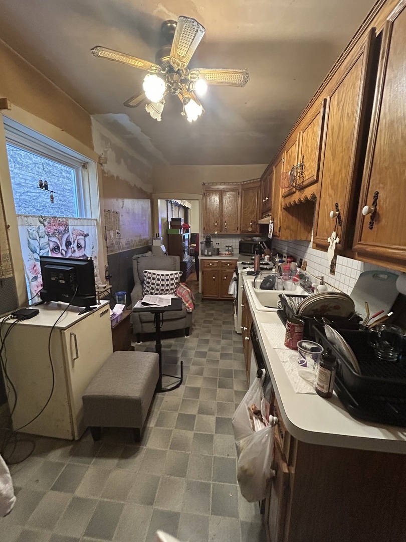 6117 N Meade Avenue Property Photo 10