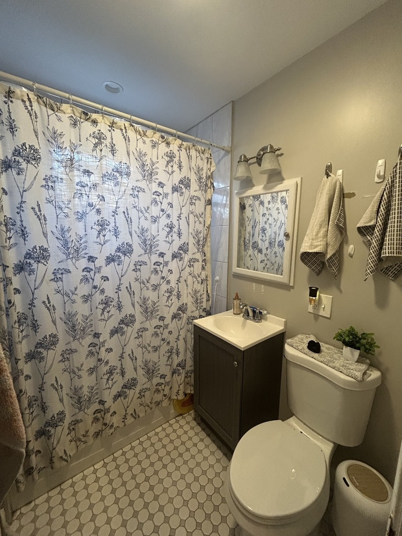 6117 N Meade Avenue Property Photo 11