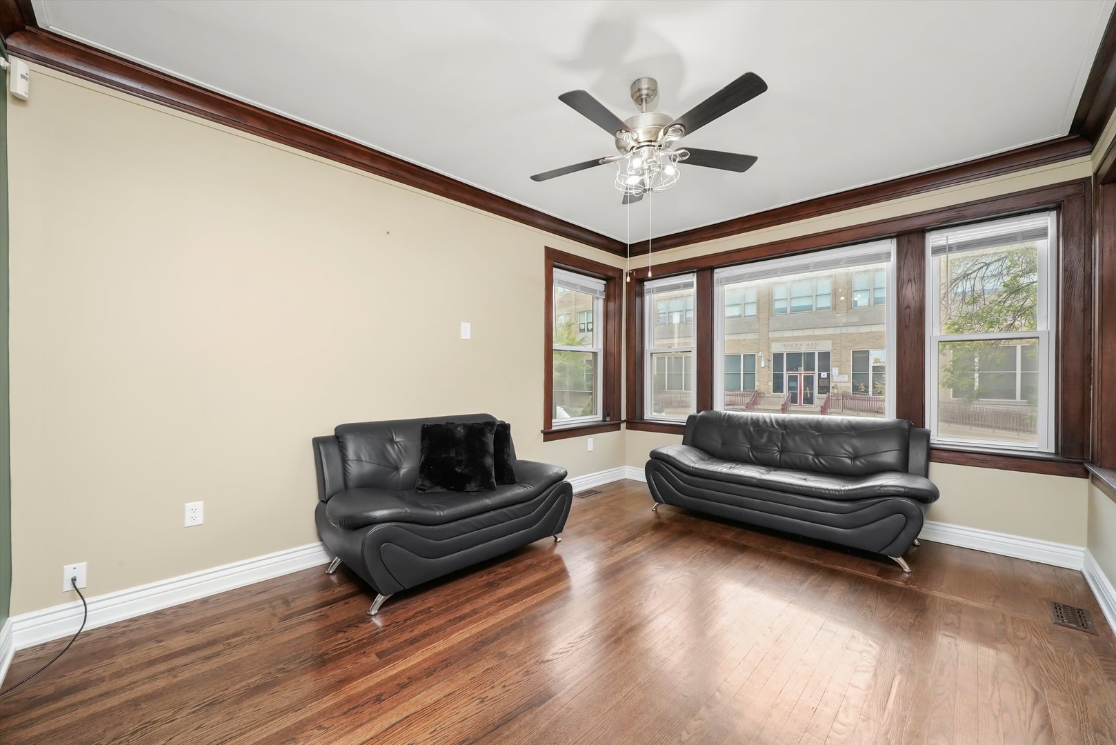 6933 S Washtenaw Avenue Property Photo 4