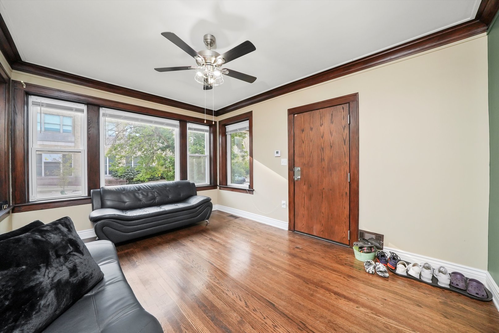 6933 S Washtenaw Avenue Property Photo 5