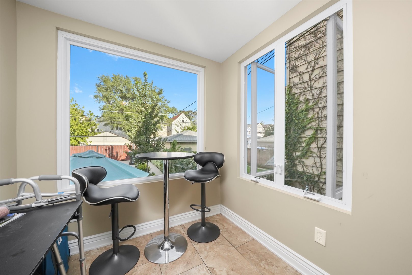 6933 S Washtenaw Avenue Property Photo 15