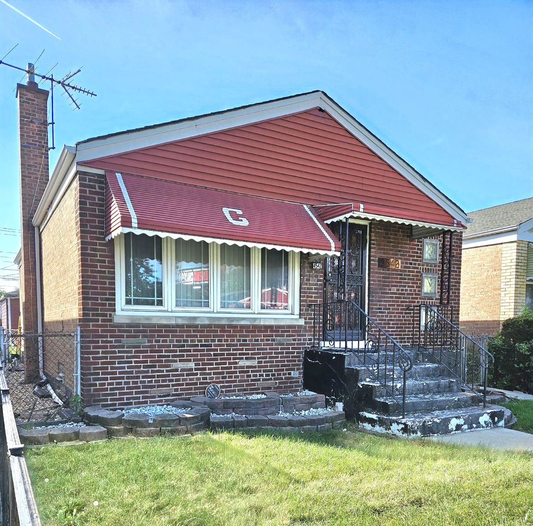 4542 S La Crosse Avenue Property Photo 1