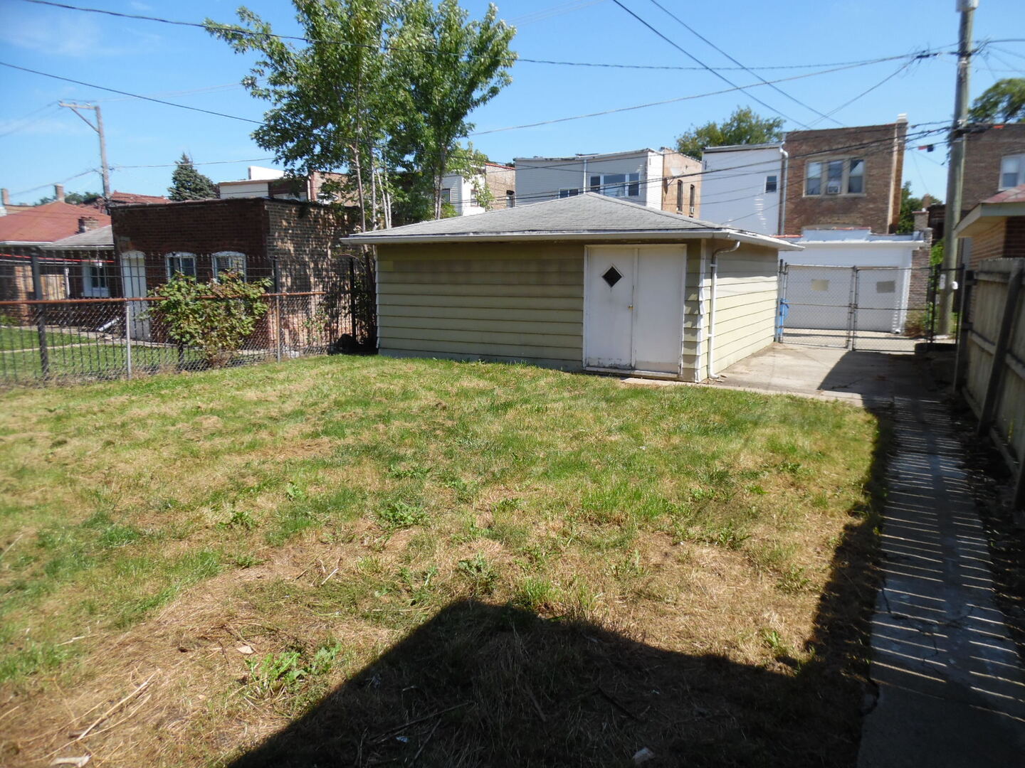 8211 S Morgan Street Property Photo 3