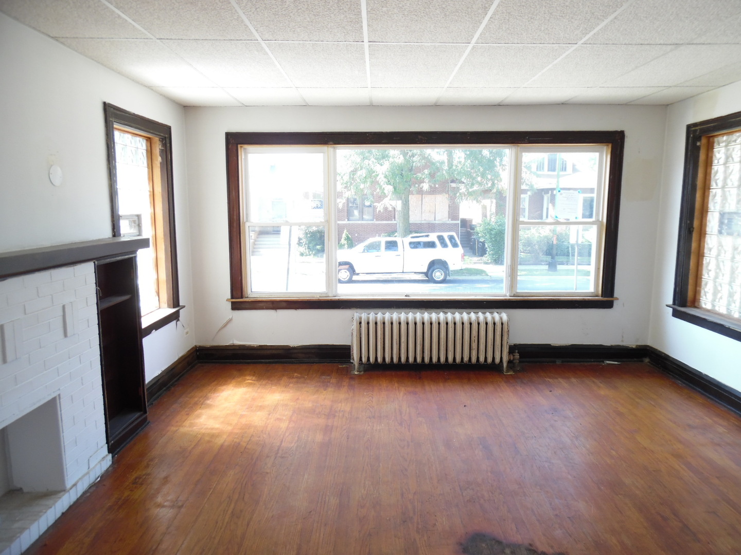 8211 S Morgan Street Property Photo 4