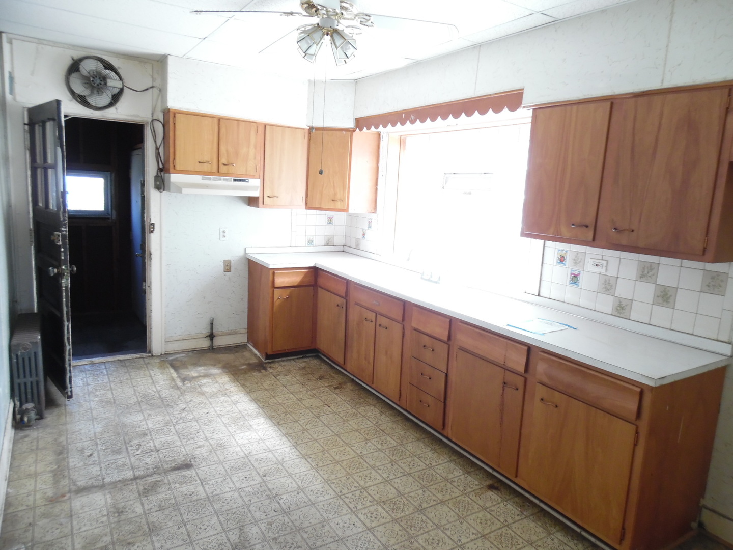 8211 S Morgan Street Property Photo 6