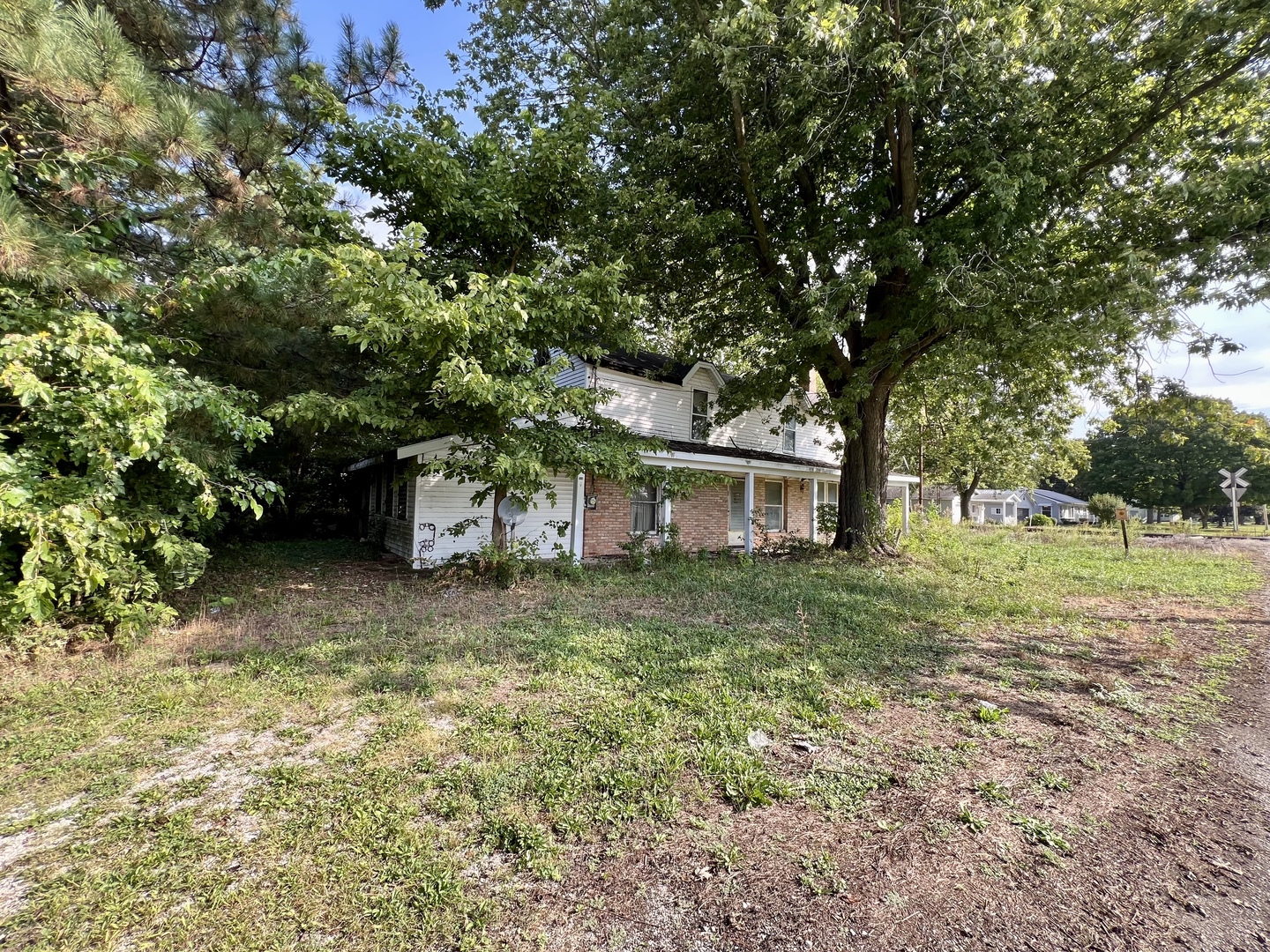 215 W Main Street Property Photo 3
