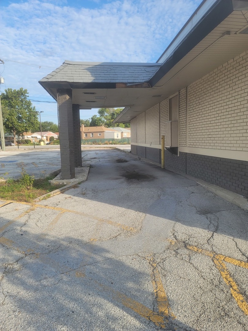 3200 W Columbus Avenue Property Photo 8