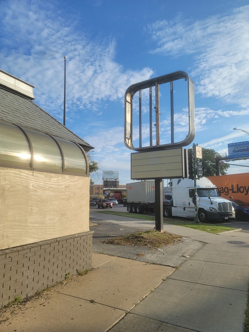 3200 W Columbus Avenue Property Photo 9