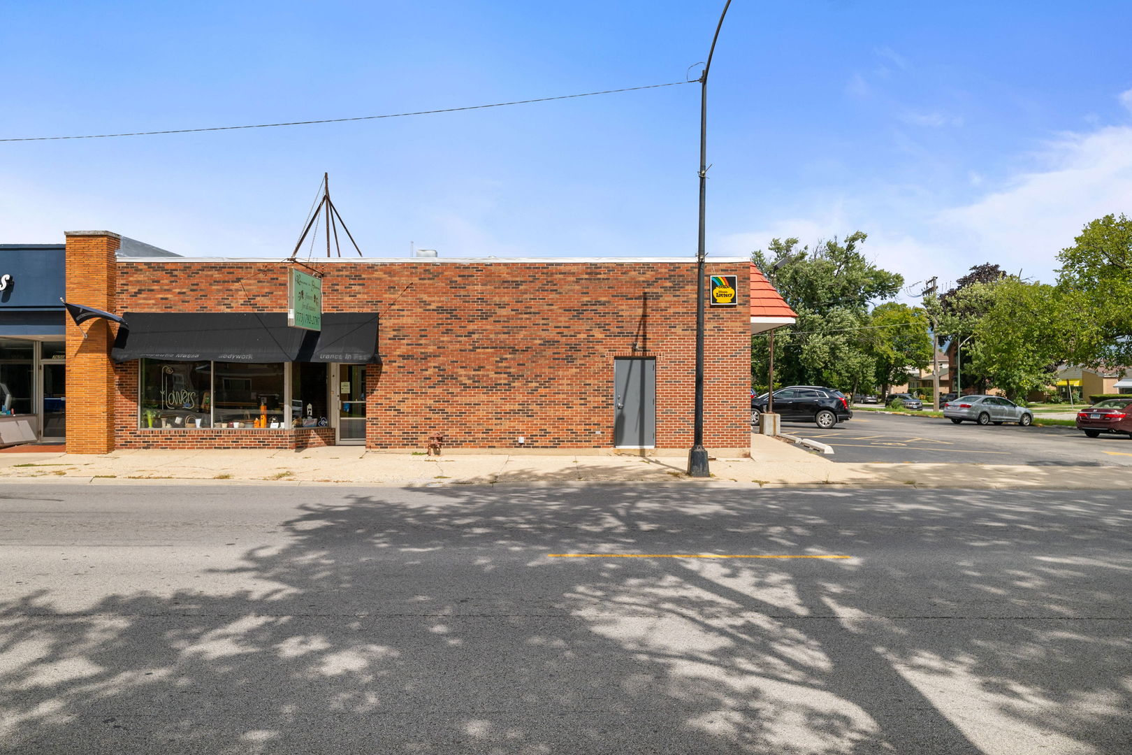 7642 W Touhy Avenue Property Photo 5