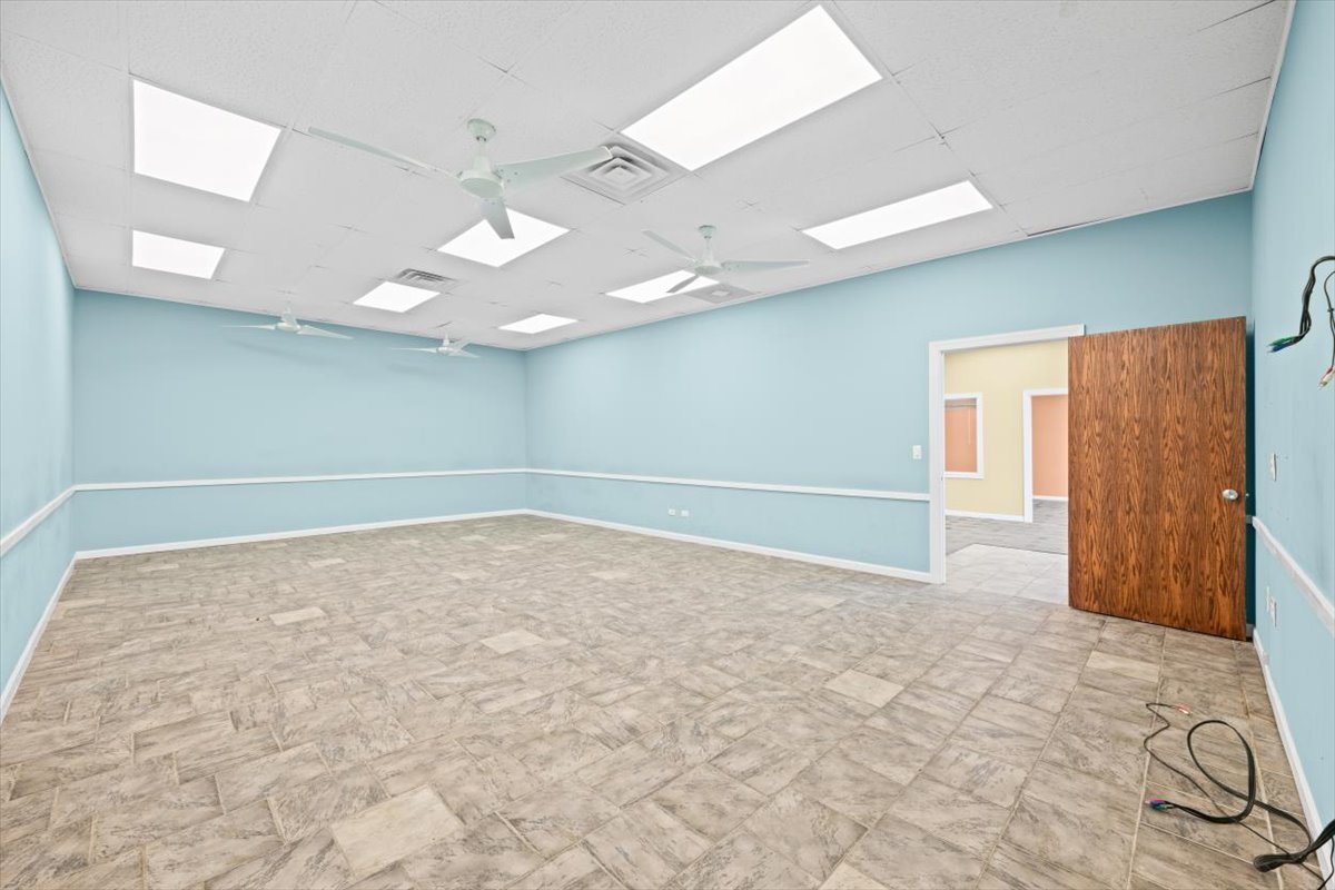 7642 W Touhy Avenue Property Photo 33