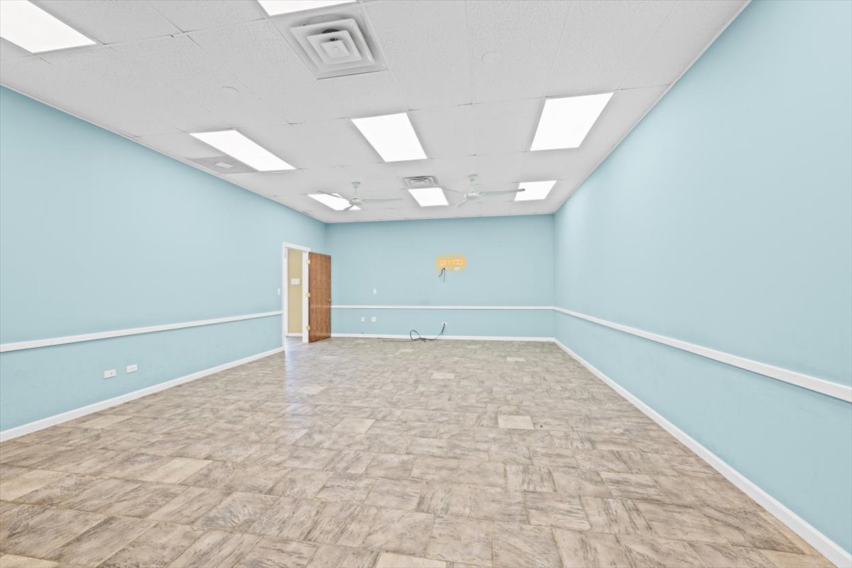 7642 W Touhy Avenue Property Photo 34