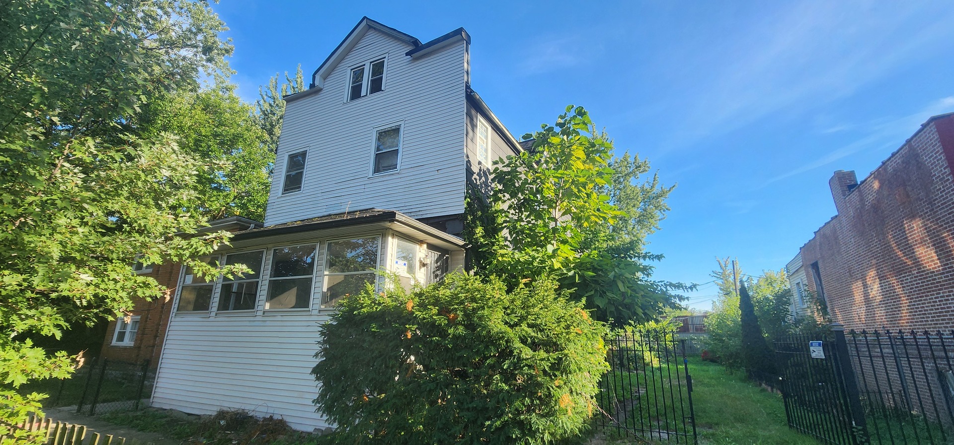 1059 E 80th Street Property Photo 1