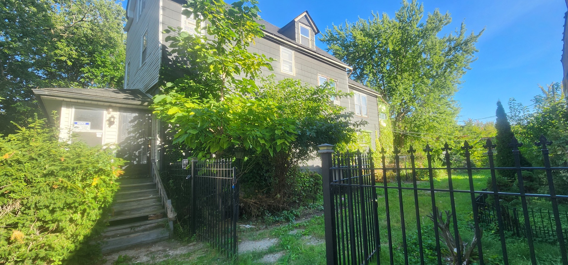 1059 E 80th Street Property Photo 4