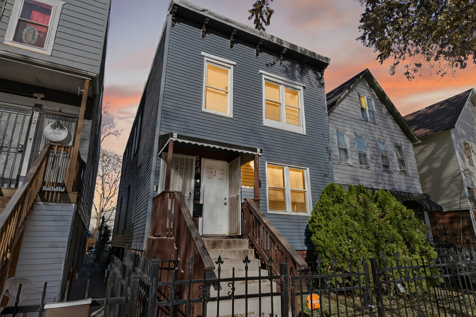 824 E 89th Place Property Photo 1