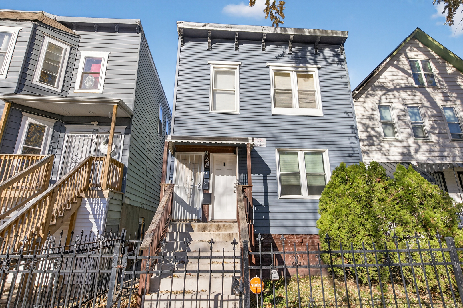 824 E 89th Place Property Photo 4