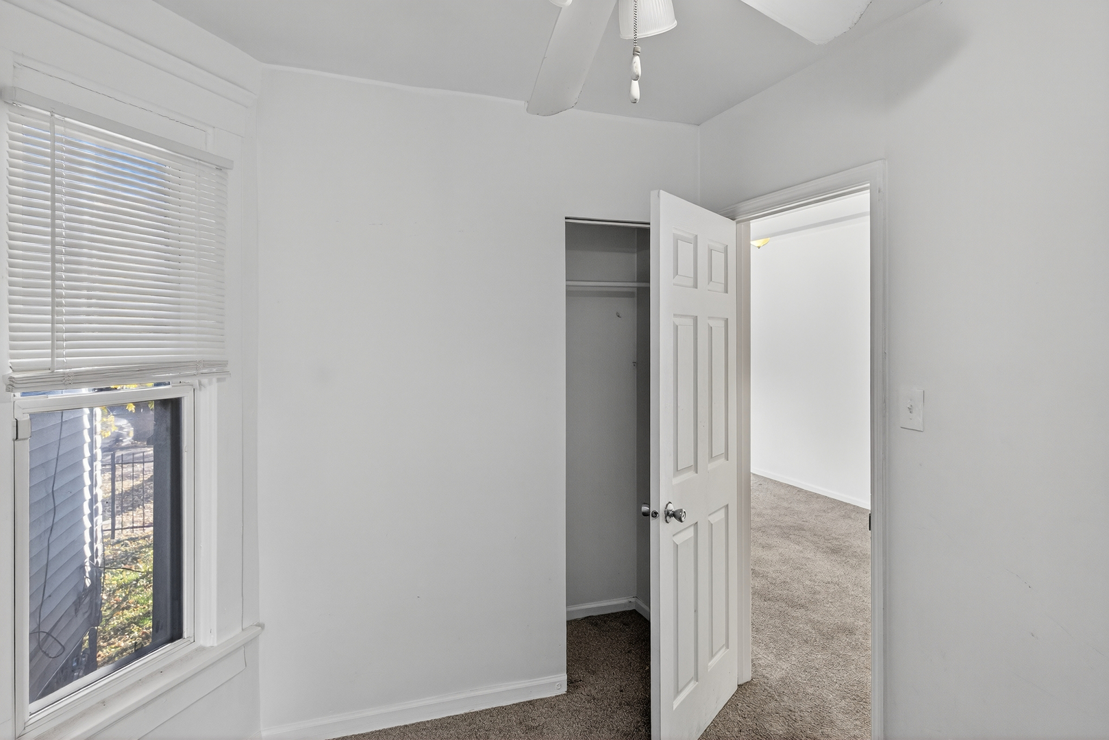 824 E 89th Place Property Photo 10