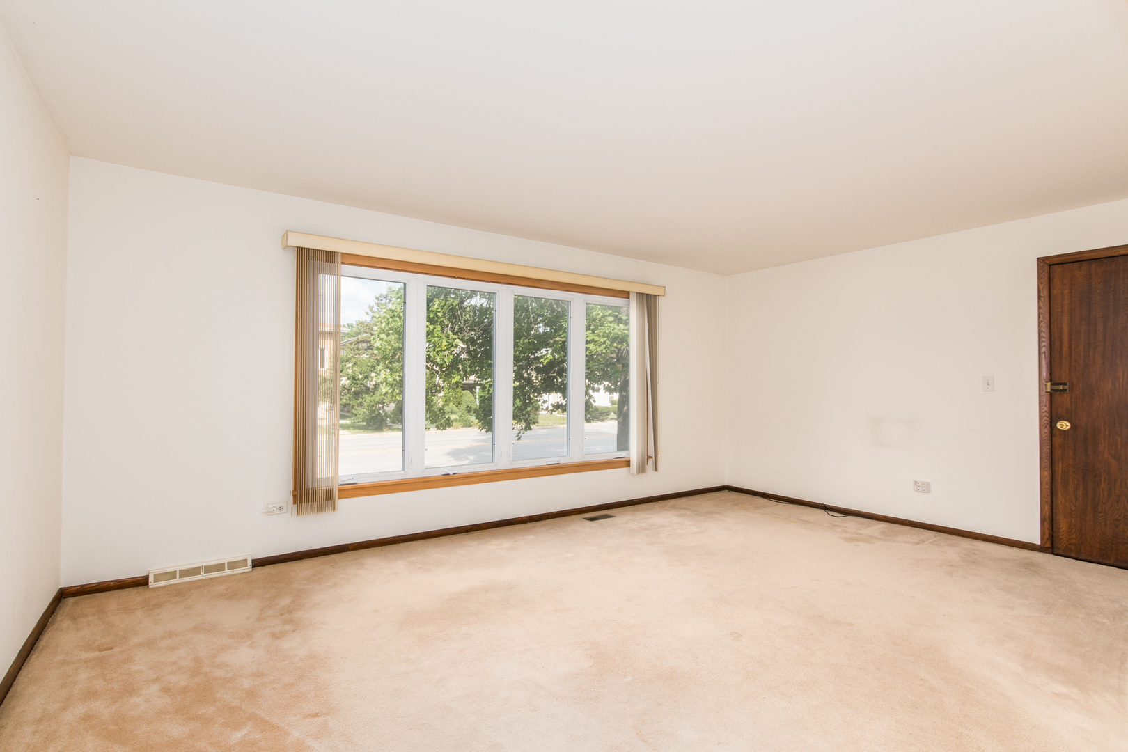 1316 N Northwest Highway Property Photo 6