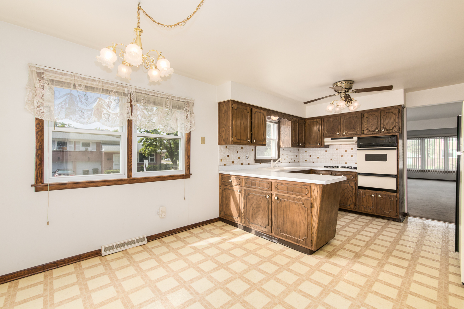 1316 N Northwest Highway Property Photo 8