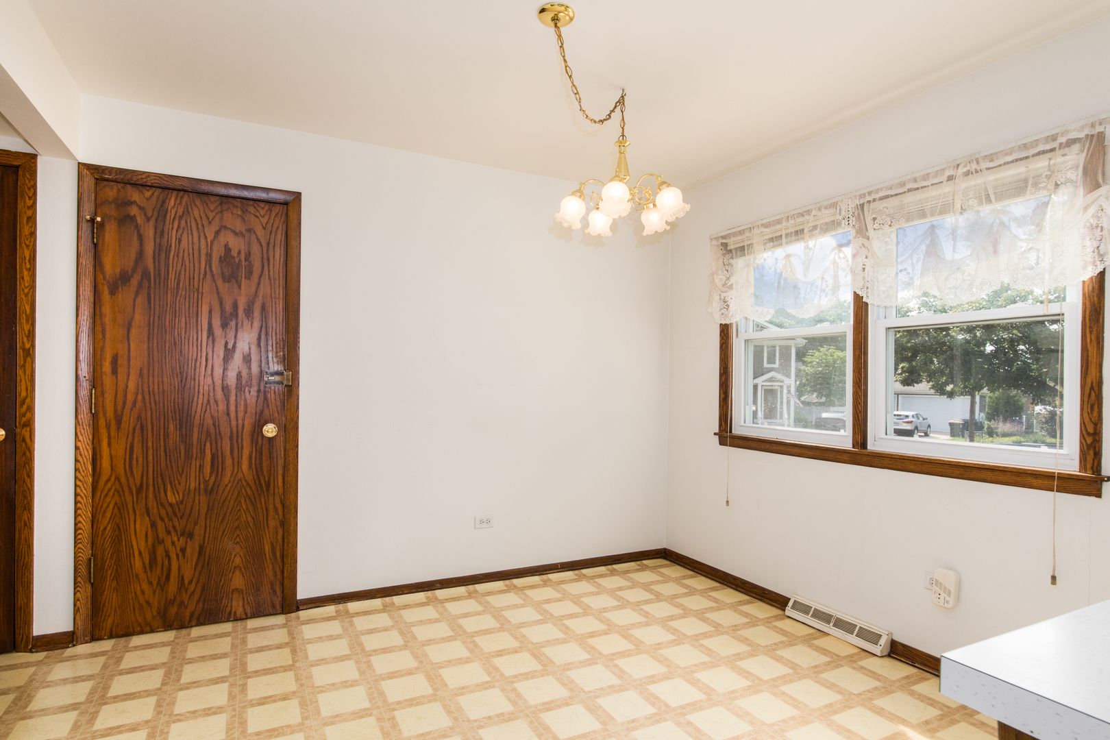 1316 N Northwest Highway Property Photo 9