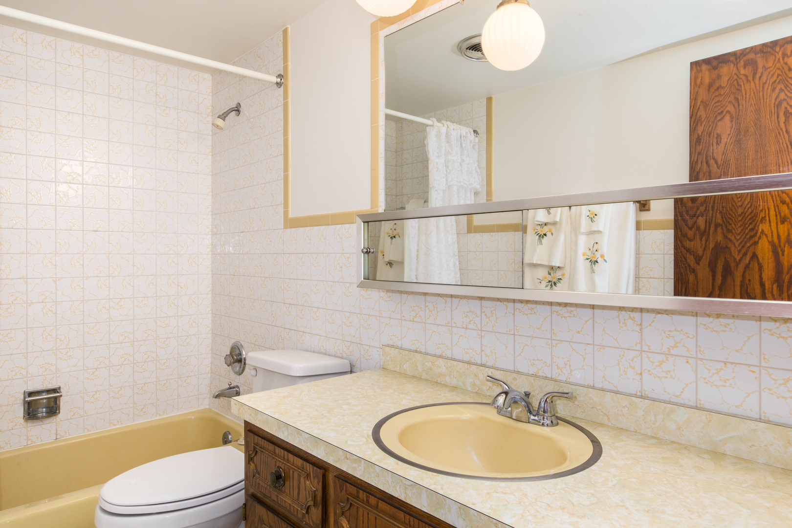 1316 N Northwest Highway Property Photo 13