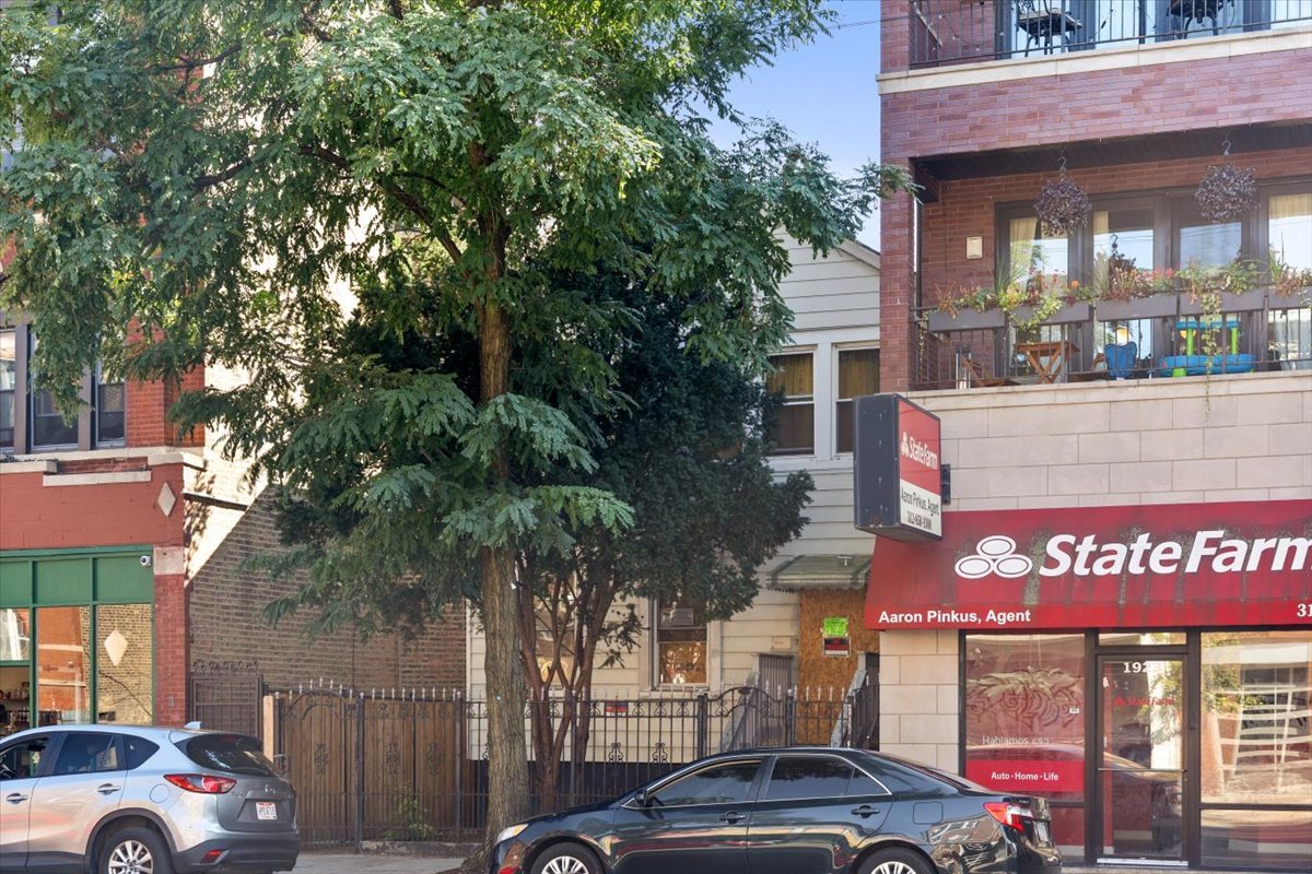 1921 W Chicago Avenue Property Photo 2