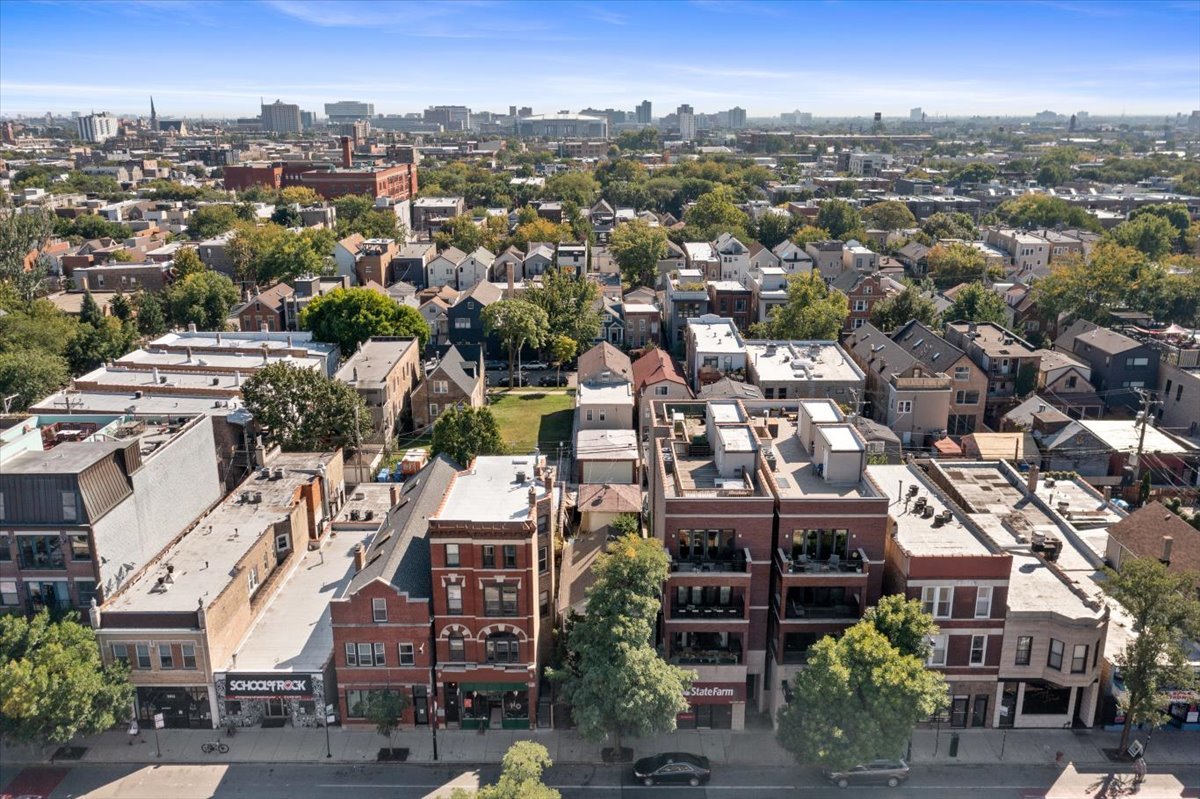 1921 W Chicago Avenue Property Photo 4