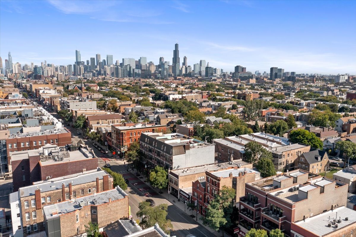1921 W Chicago Avenue Property Photo 6