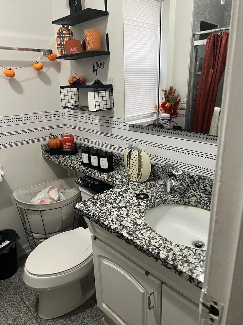 6155 S Whipple Avenue Property Photo 7